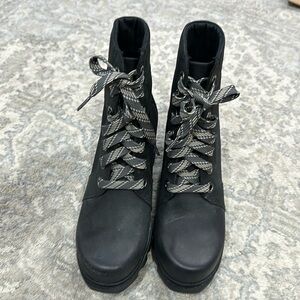 Sorel Joan of Arctic wedge lace up boot
